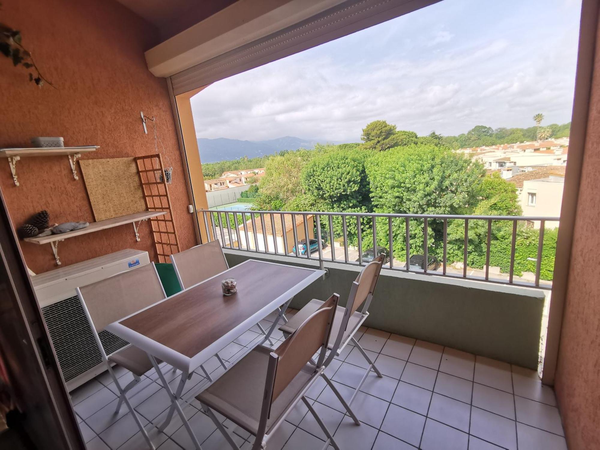 Résidence Le Lagon - En bord de mer et proche des commerces - Climatisation - 2 chambres -Terrasse - Vue montagne Argelès-sur-Mer Extérieur photo